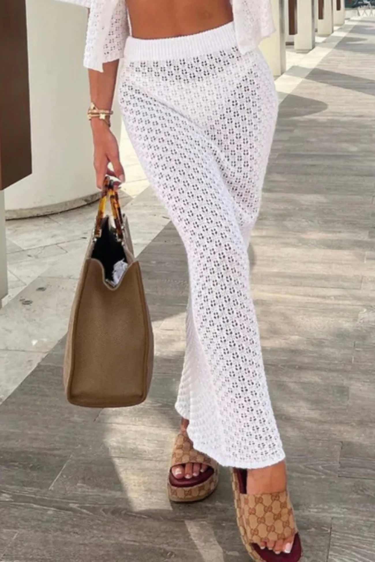 Classic Vintage Blouse with a Flattering Fit