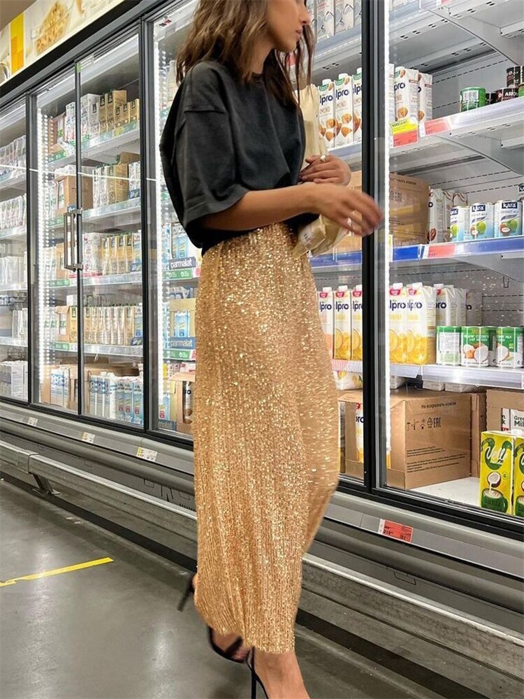 Sophisticated Garment with a Clean Classic Look