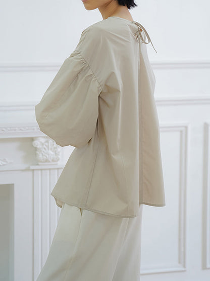 Beautifully Crafted Blouse in a Classic Style