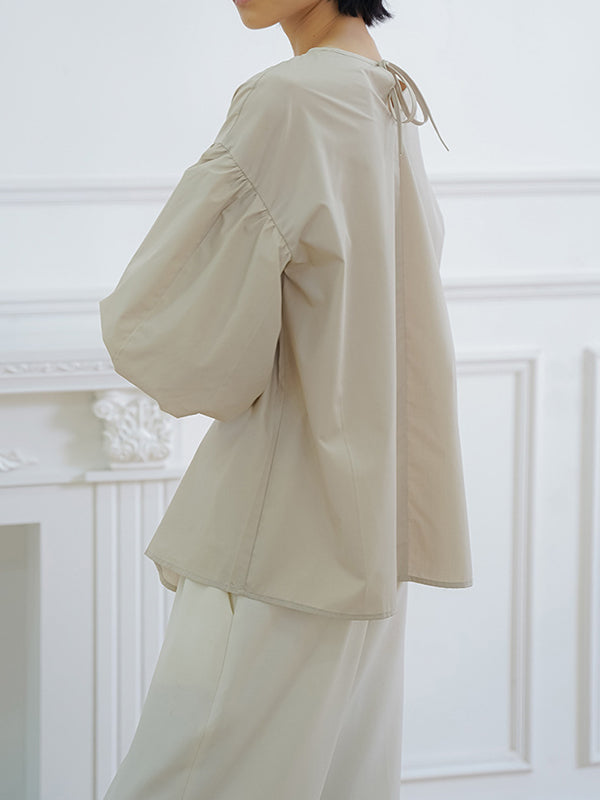 Beautifully Crafted Blouse in a Classic Style