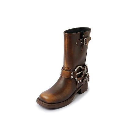 Beautifully Finished Boots in a Timeless Design