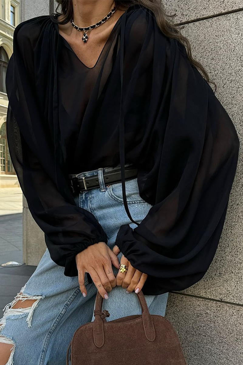 Beautifully Crafted Blouse in a Classic Style