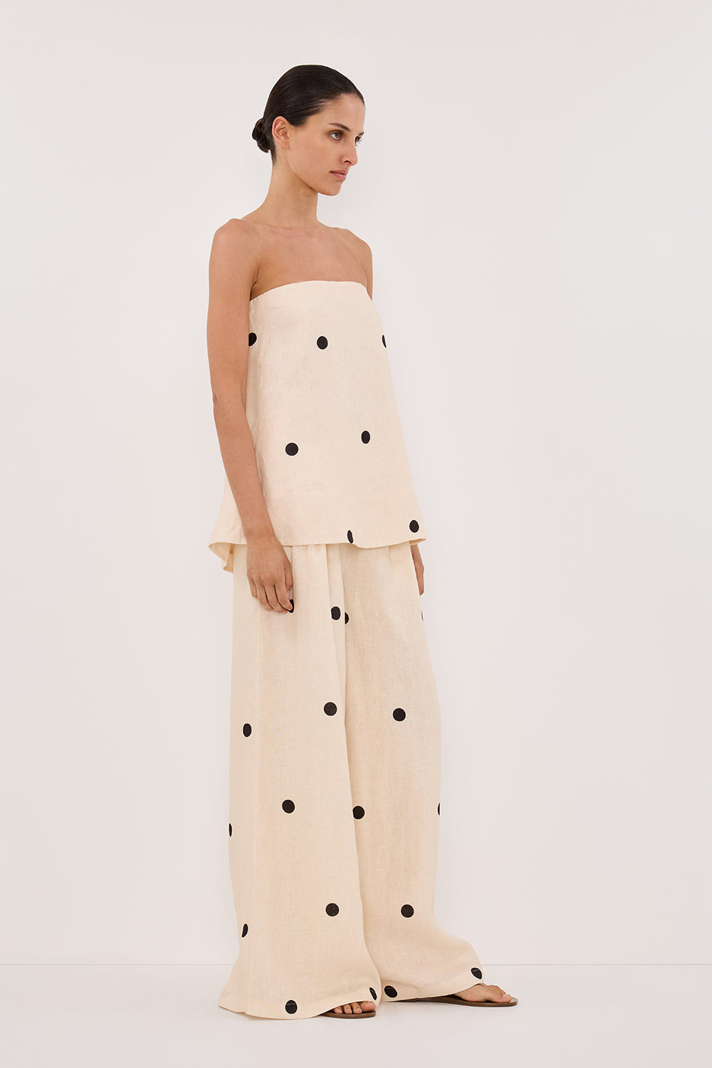 Classic Vintage Pants with a Flattering Fit