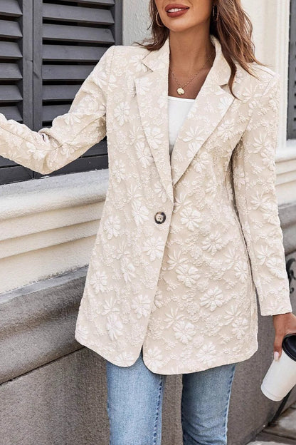 Effortlessly Elegant Garment with a Timeless Design