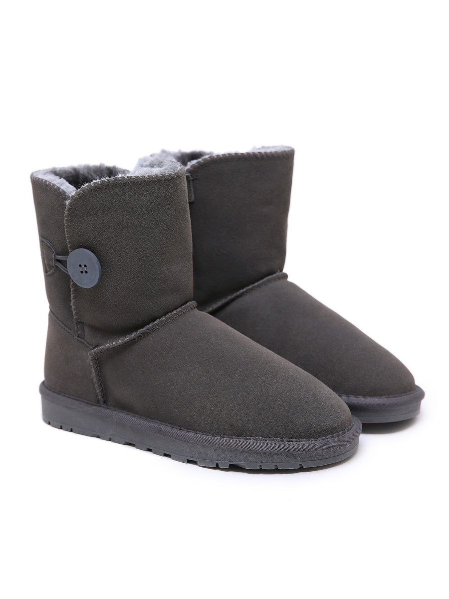 Polished Boots with an Effortless Classic Look