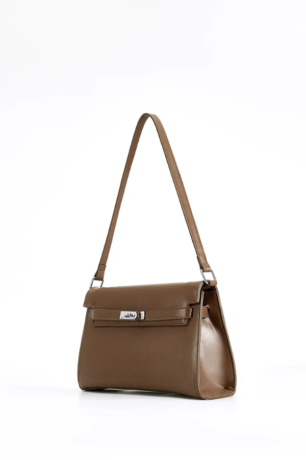 Sophisticated Garment with a Clean Classic Look
