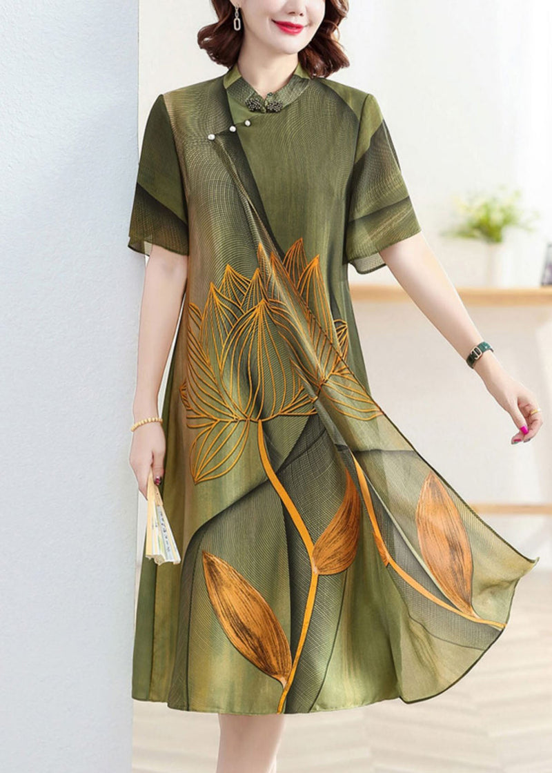 Well Tailored Dress with a Graceful Silhouette