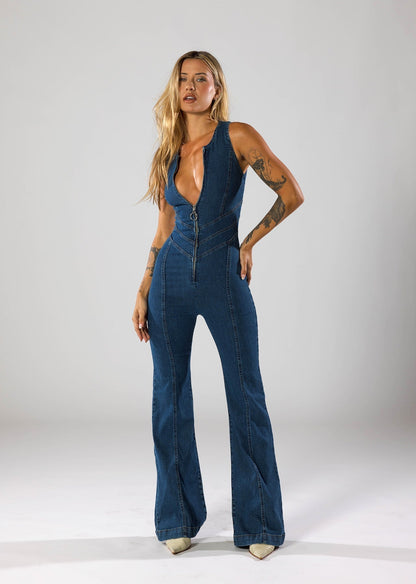 Effortlessly Elegant Garment with a Timeless Design