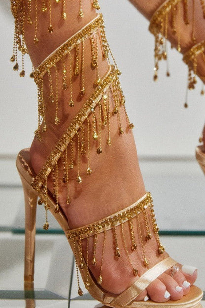 Effortlessly Elegant Heels with a Timeless Design