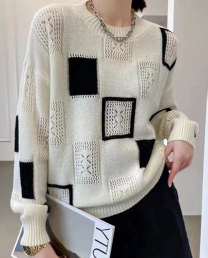Well Tailored Sweater with a Graceful Silhouette