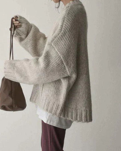Well Tailored Sweater with a Graceful Silhouette