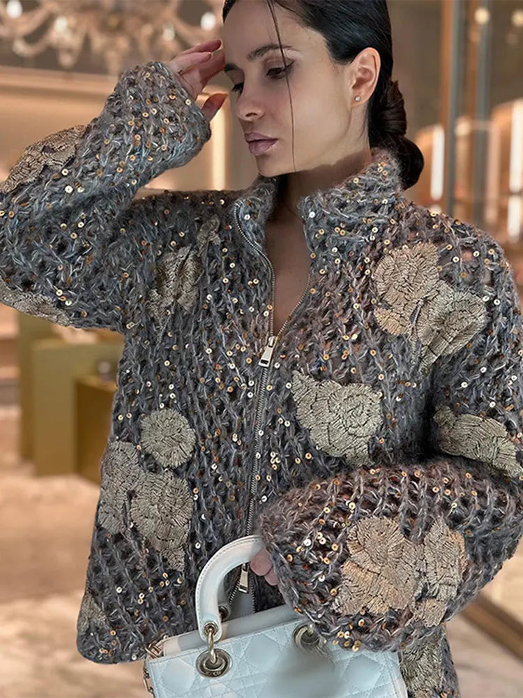 Effortlessly Elegant Cardigan with a Timeless Design