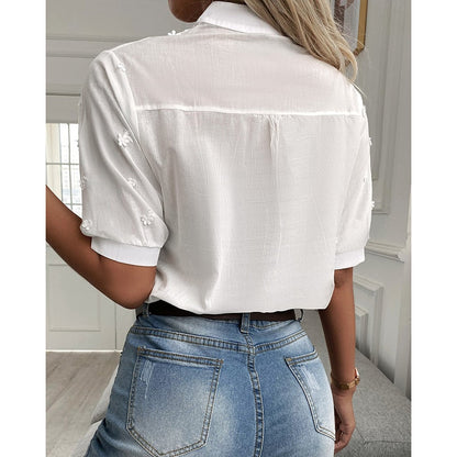 Effortlessly Elegant Blouse with a Timeless Design