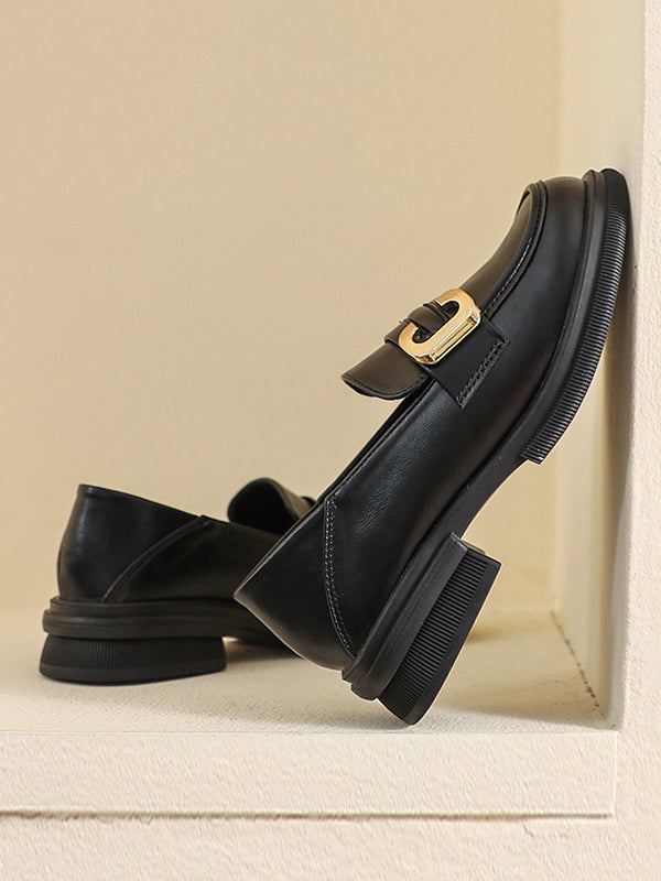 Well Tailored Shoes with a Graceful Silhouette