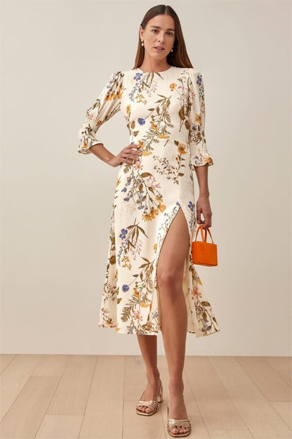 Effortlessly Elegant Dress with a Timeless Design