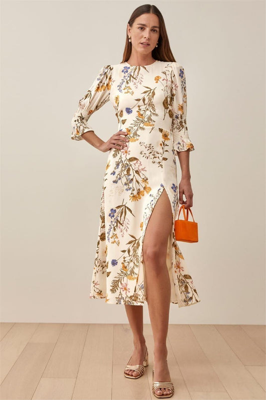 Effortlessly Elegant Dress with a Timeless Design