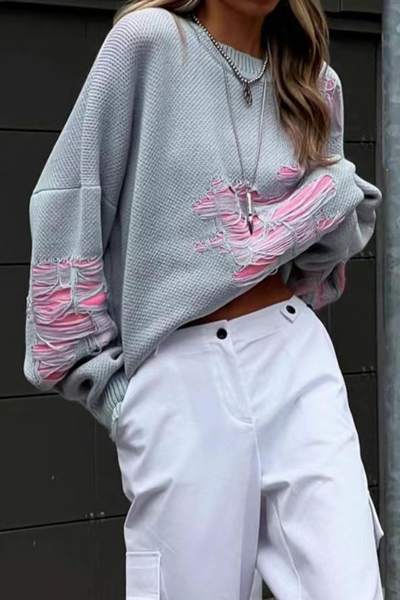 Effortlessly Elegant Sweater with a Timeless Design