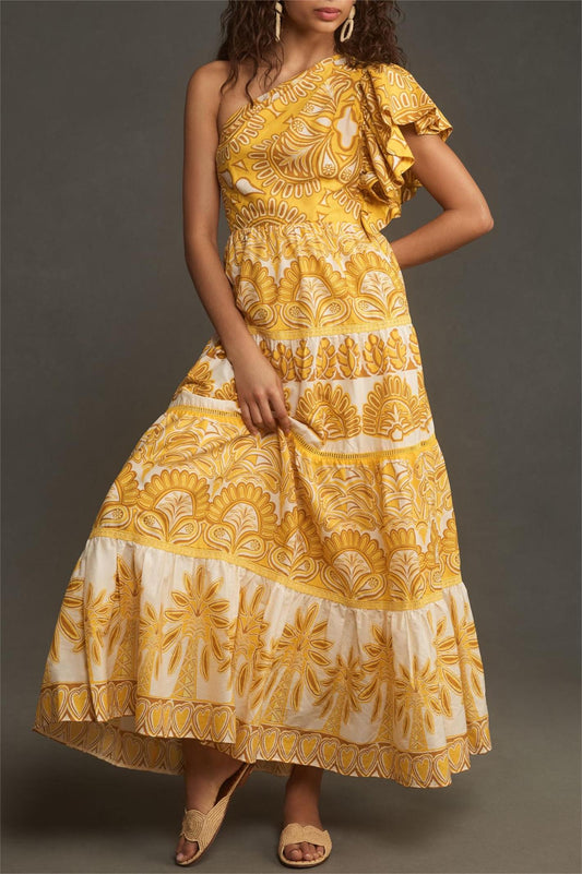 Well Tailored Dress with a Graceful Silhouette