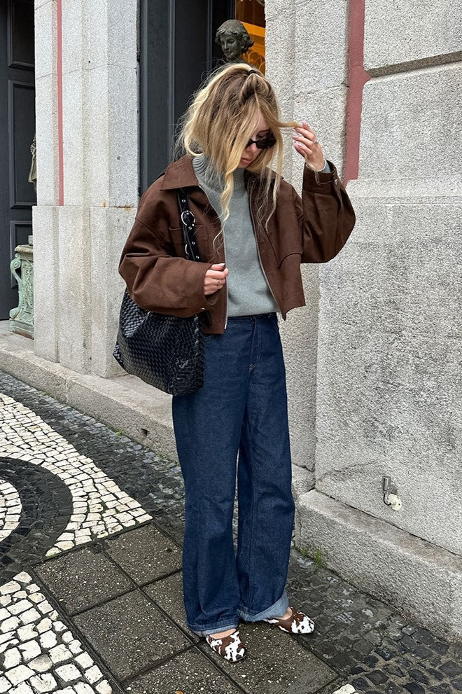 Effortlessly Elegant Jacket with a Timeless Design