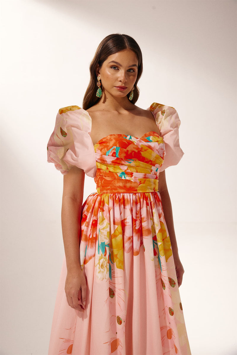 Gracefully Styled Dress for Any Occasion