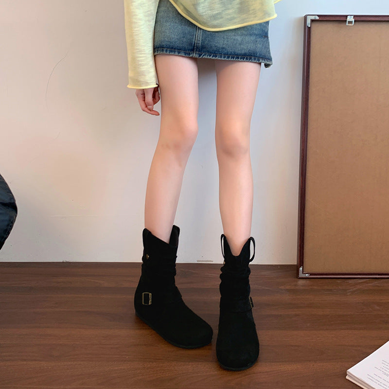 Polished Boots with an Effortless Classic Look