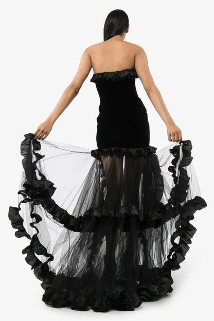 Well Tailored Dress with a Graceful Silhouette