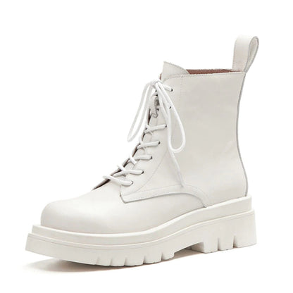 Beautifully Finished Boots in a Timeless Design