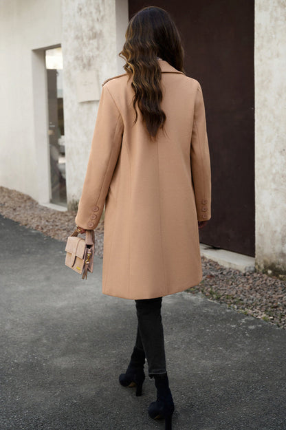 Well Tailored Coat with a Graceful Silhouette