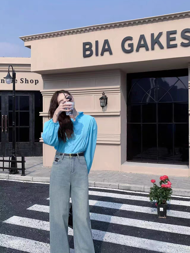 Sophisticated Pants with a Clean Classic Look