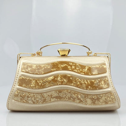 Beautifully Finished Bag in a Timeless Design