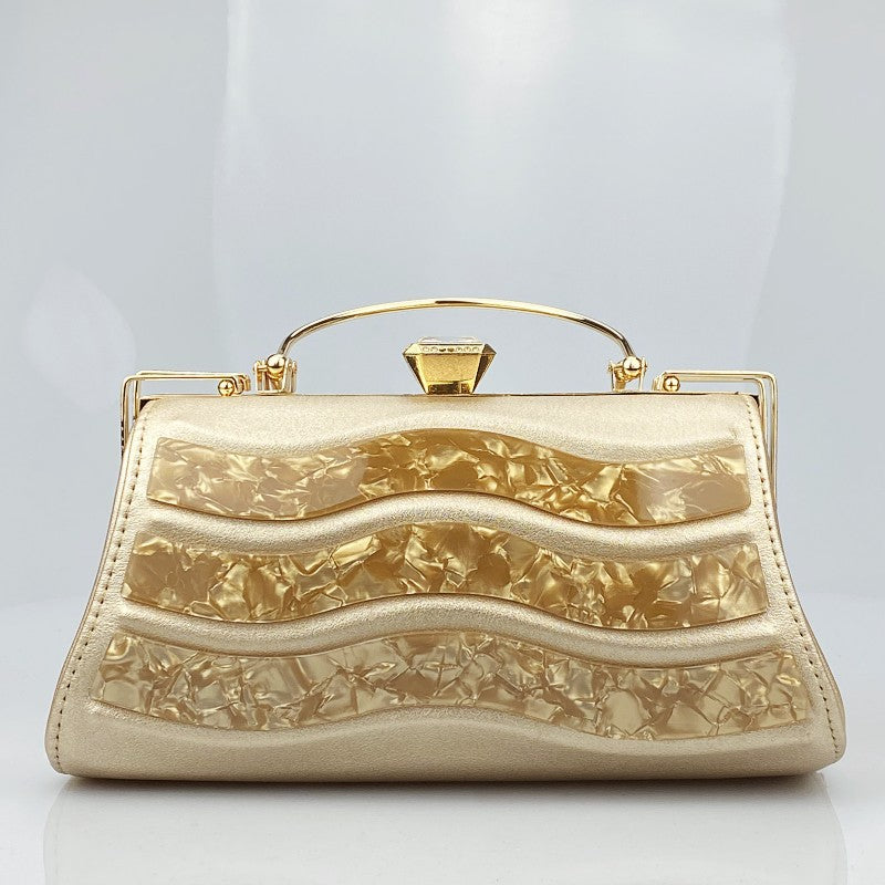 Beautifully Finished Bag in a Timeless Design