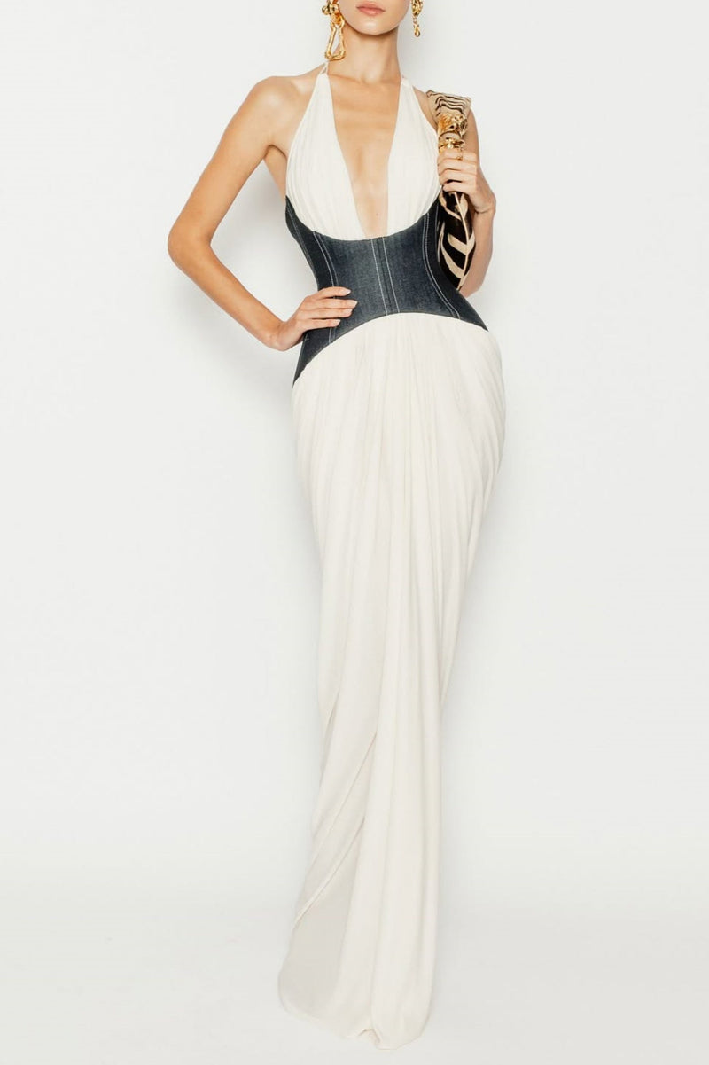 Beautifully Crafted Dress in a Classic Style