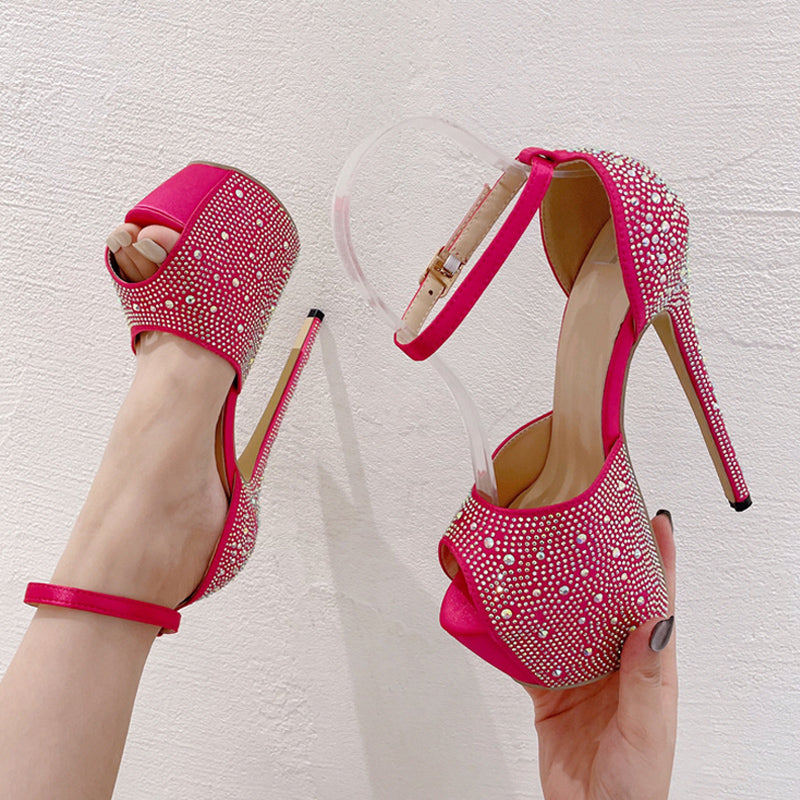 Polished Heels with an Effortless Classic Look