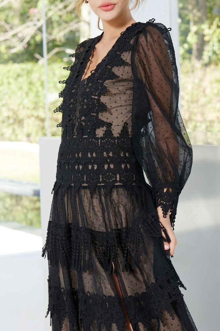 Well Tailored Dress with a Graceful Silhouette