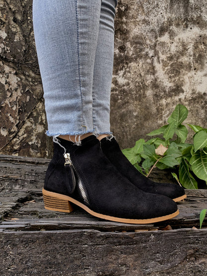 Polished Boots with an Effortless Classic Look