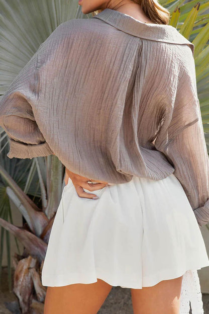 Well Tailored Blouse with a Graceful Silhouette