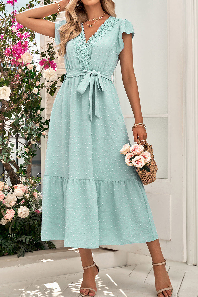 Effortlessly Elegant Dress with a Timeless Design
