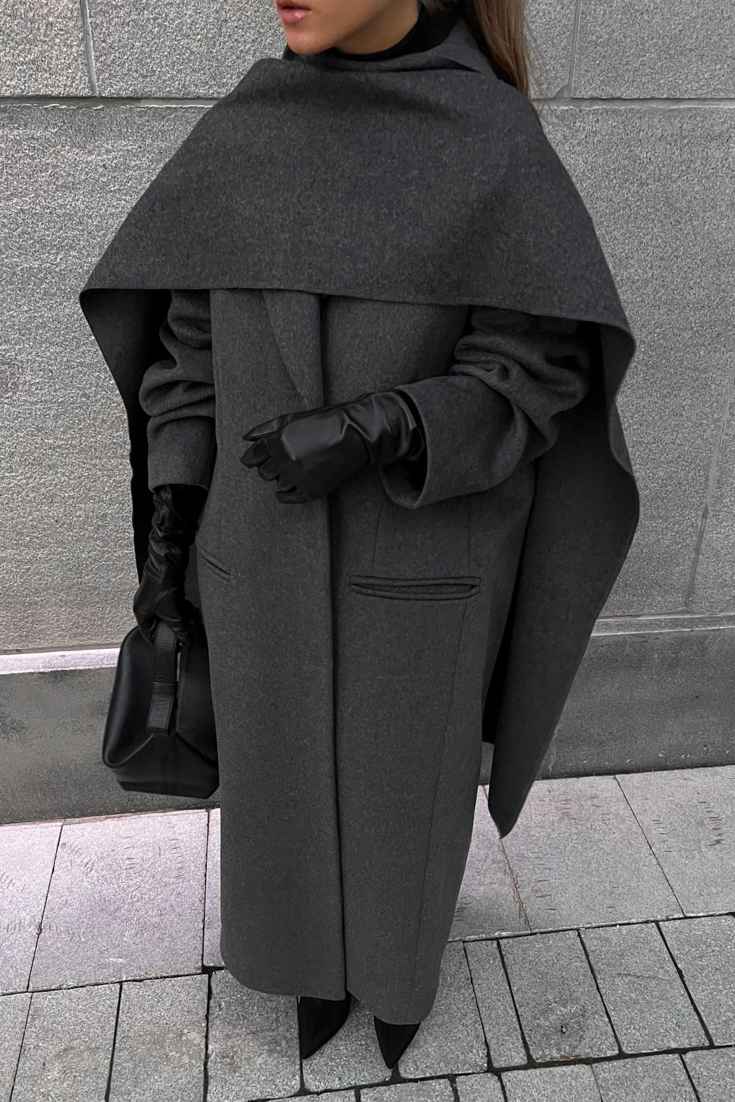Well Tailored Coat with a Graceful Silhouette