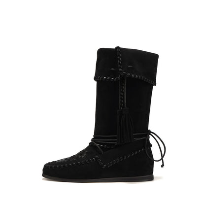 Polished Boots with an Effortless Classic Look