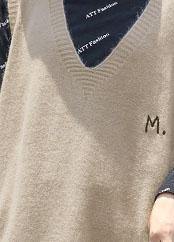 Well Tailored Sweater with a Graceful Silhouette