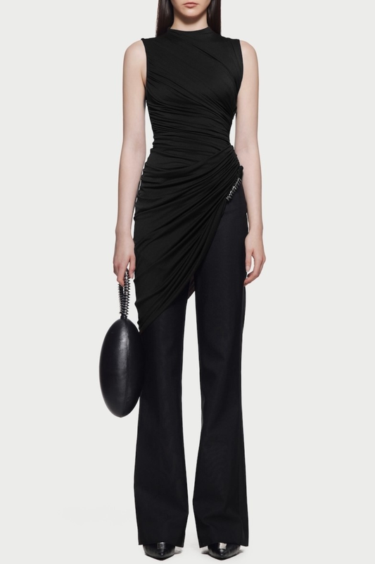 Well Tailored Top with a Graceful Silhouette