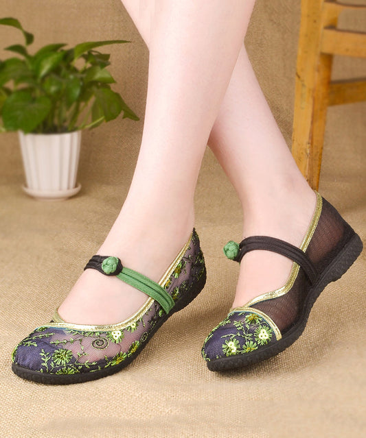 Classic Vintage Sandals with a Flattering Fit