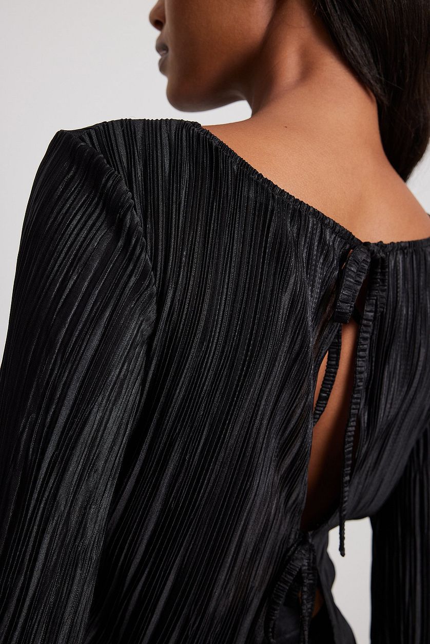 Classic Vintage Top with a Flattering Fit
