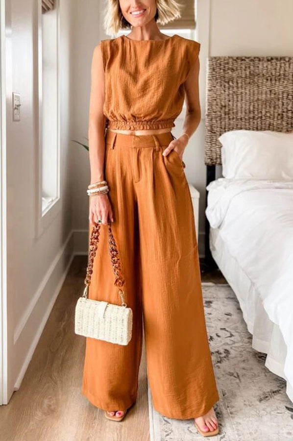Well Tailored Pants with a Graceful Silhouette
