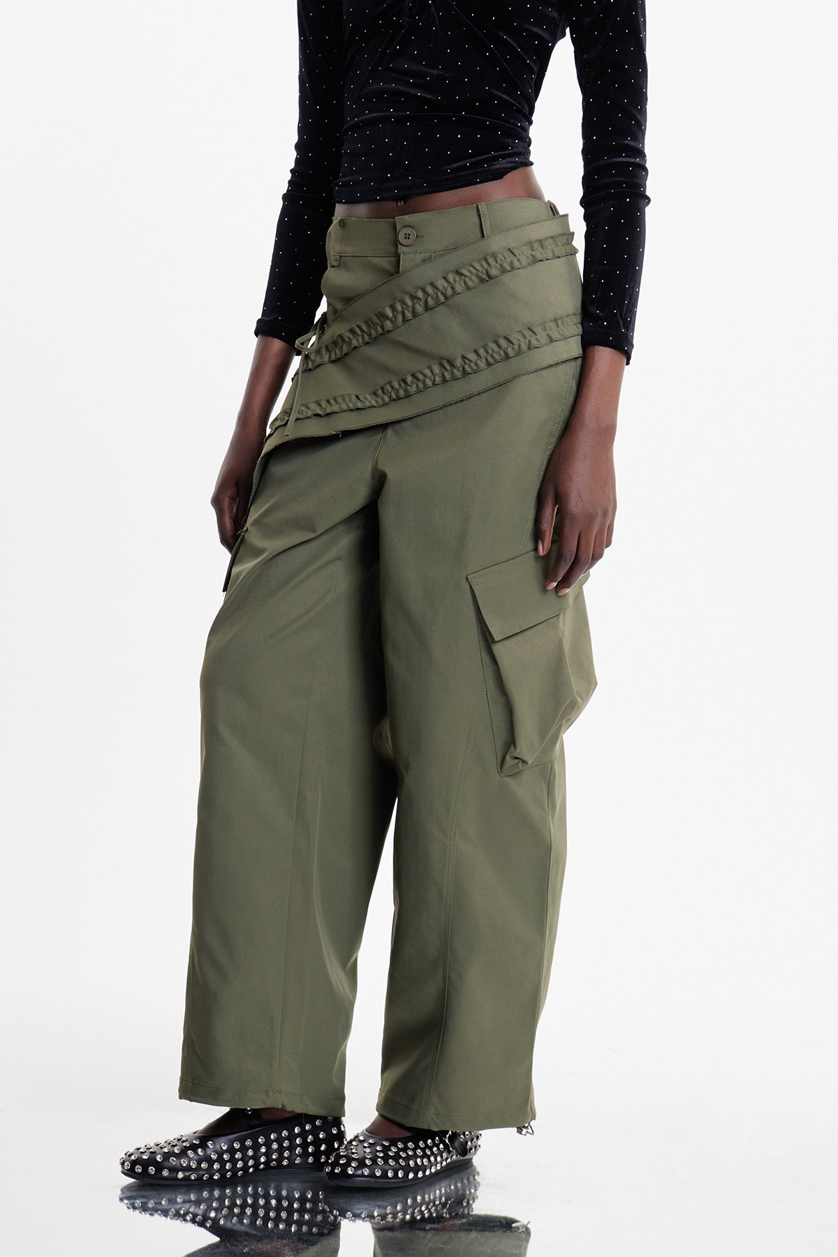 A Vintage Style Pants with Delicate Timeless Details