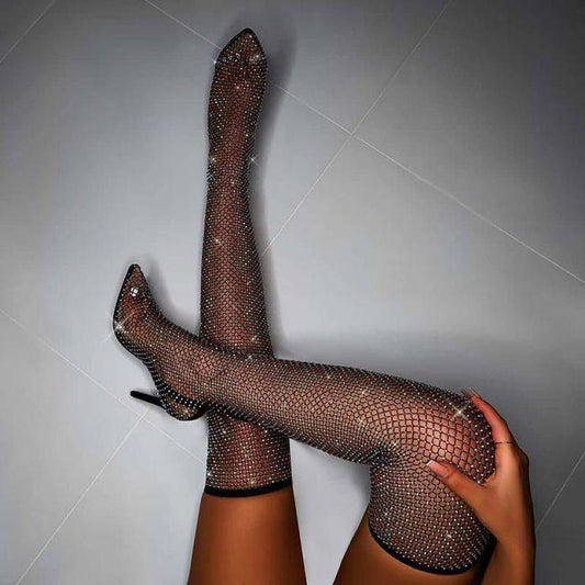 Effortlessly Elegant Heels with a Timeless Design