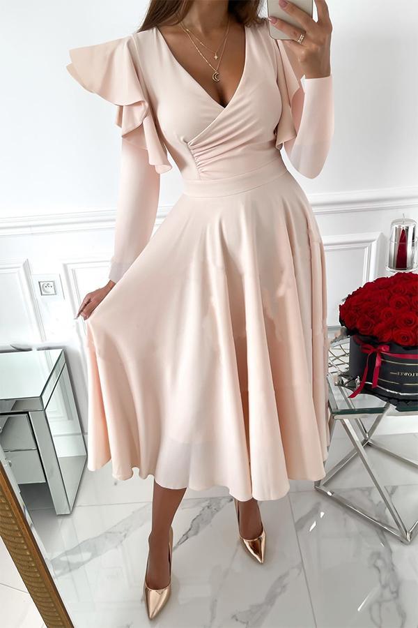 Beautifully Finished Dress in a Timeless Design