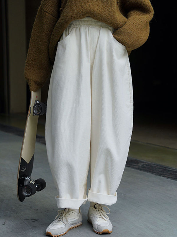 Effortlessly Elegant Pants with a Timeless Design