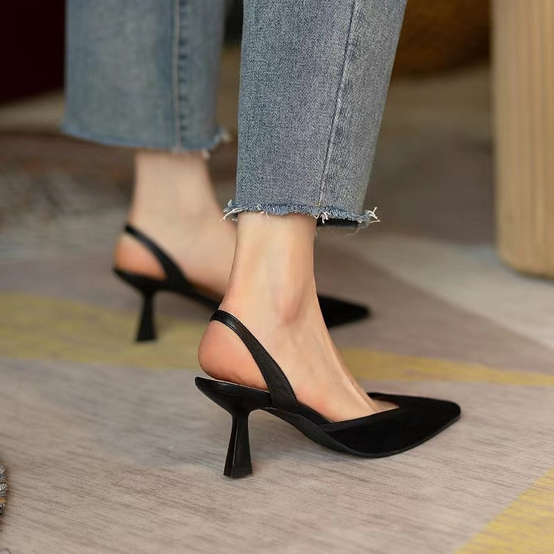 Well Tailored Shoes with a Graceful Silhouette