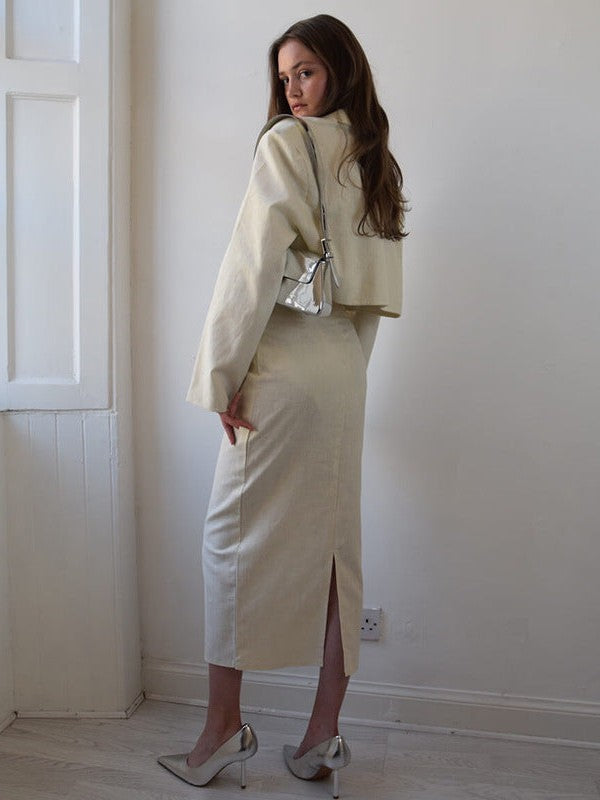 Effortlessly Elegant Garment with a Timeless Design
